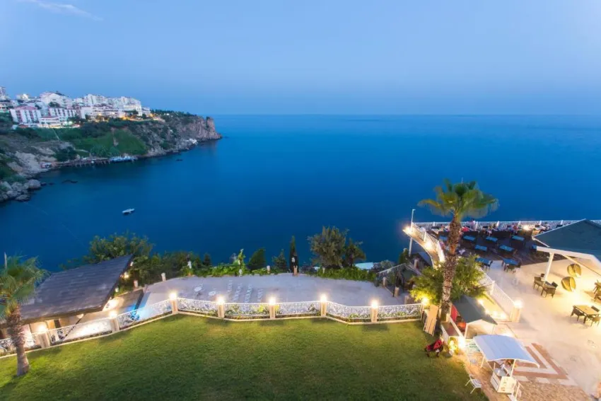 CLUB FALCON HOTEL  4*-8