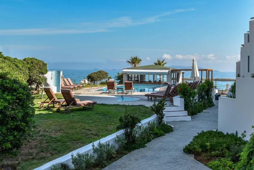 Yria Beach Hotel 4*-6
