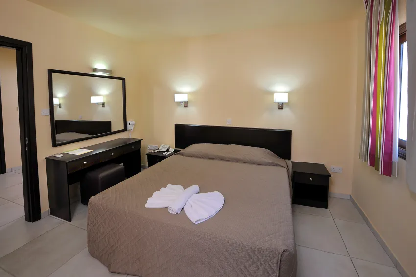 Nelia Gardens 3*-7