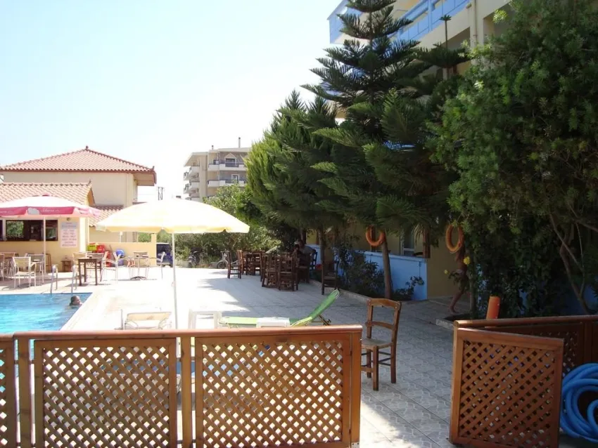 Eleni Palace Apts 3*-4