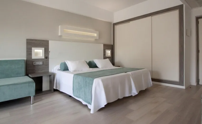 FERGUS Bermudas 4*-15