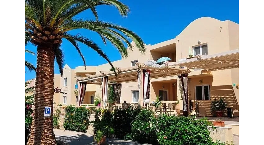 Lambrinos Suites 2*-12