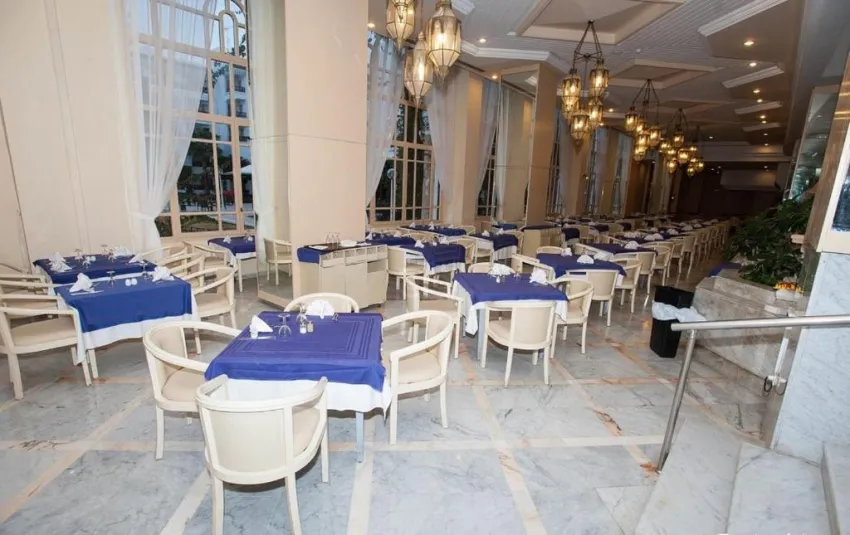 RIVIERA HOTEL  4*-27