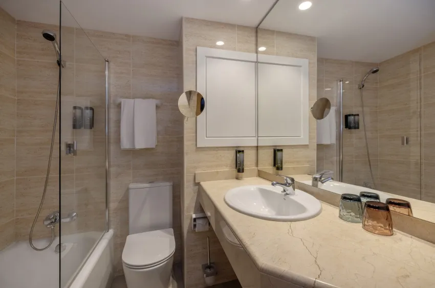 HM Isabela – Adults Only 4*-5