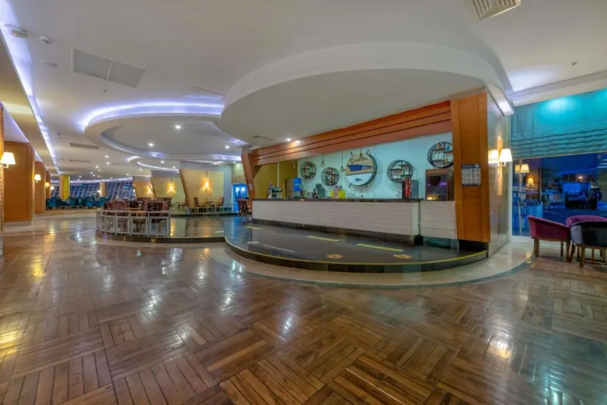 TRANSATLANTIK HOTEL & SPA  5*-12