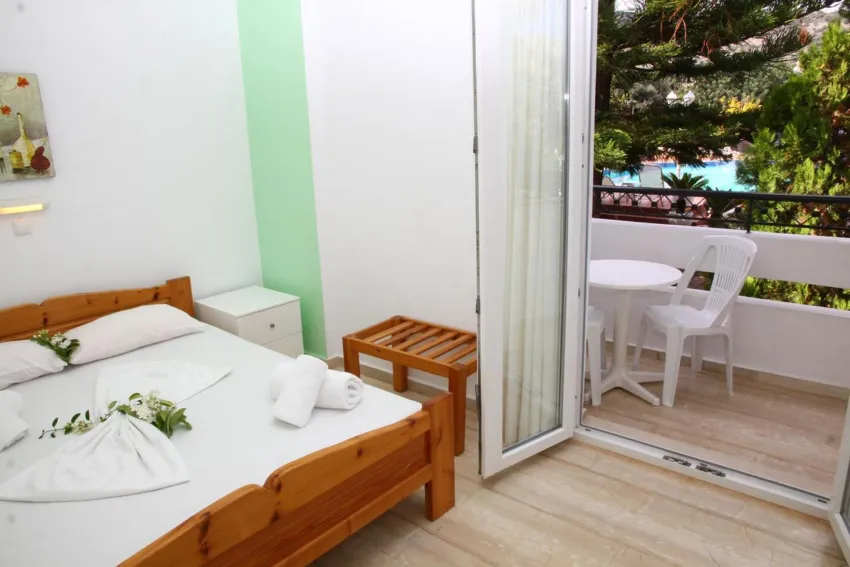 Nikos Apartments 2*-3