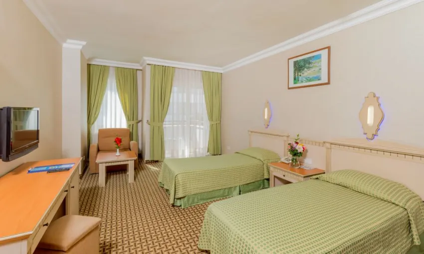 HOLIDAY PARK RESORT HOTEL  5*-30