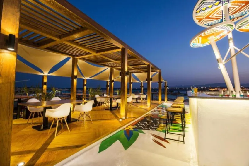 V GRAND BEACH RESORT SAHL HASHEESH (EX. PYRAMISA BEACH RESORT)  5*-30