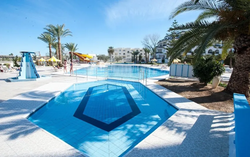 Riviera Hotel 4*-11