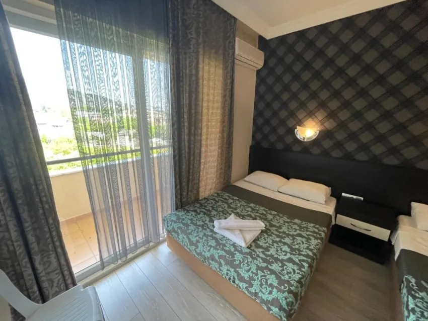 CASTLE PARK HOTEL  3*-21