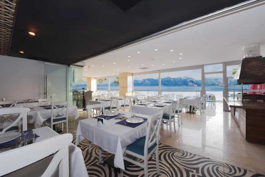 Ramada Plaza By Wyndham Antalya 5*-8