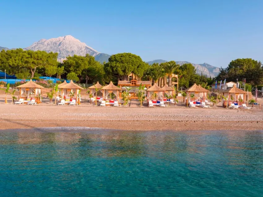 PIRATES BEACH CLUB  5*-34