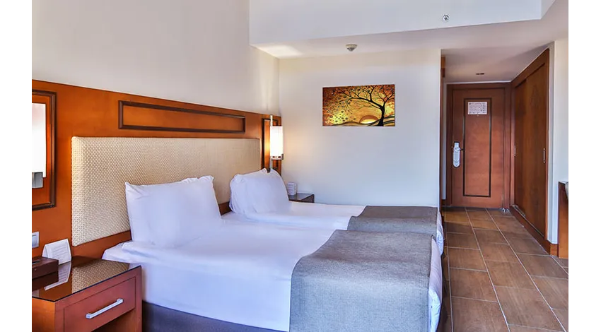 CRYSTAL PRESTIGE ELITE HOTEL  5*-7