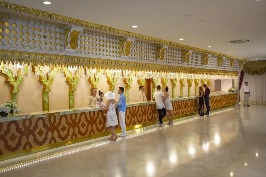 ROYAL ALHAMBRA PALACE  5*-48