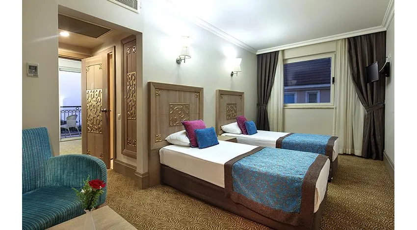 CRYSTAL FAMILY RESORT & SPA  5*-12