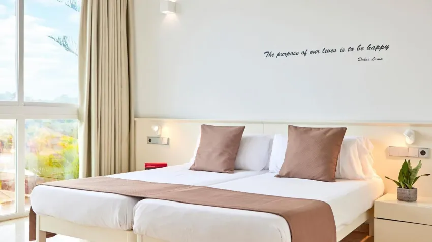 Zafiro Alzinar Mar 4*-11