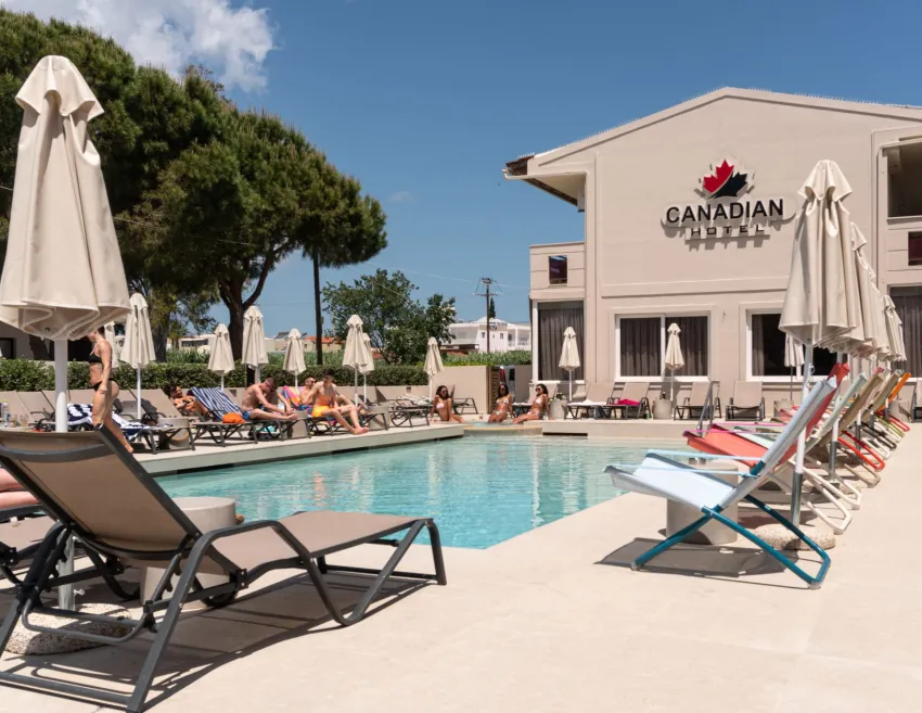 Canadian Hotel 3*-40