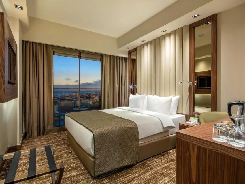 Holiday Inn Antalya Lara 5*-7