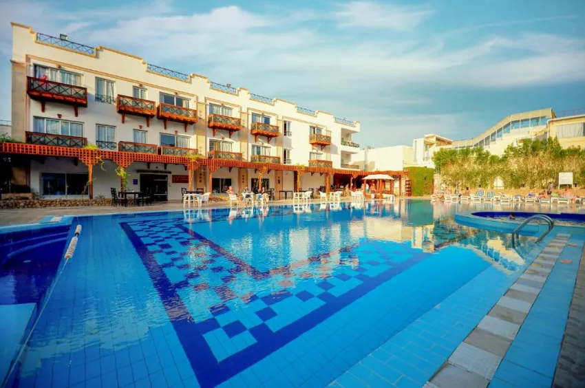 FALCON NAAMA STAR  3*-2