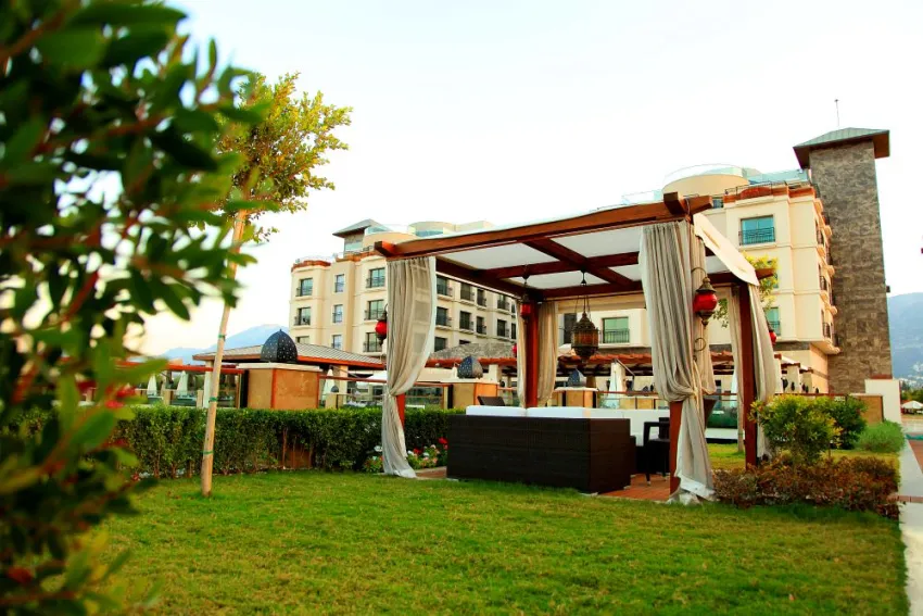 CRATOS PREMIUM HOTEL & CASINO & SPA  5*-80