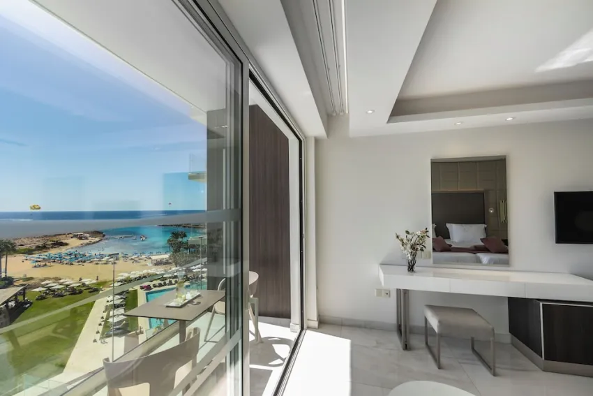 Chrysomare Beach Hotel and Resort 5*-96