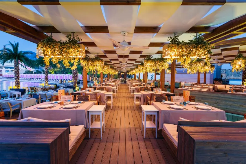 CRATOS PREMIUM HOTEL & CASINO & SPA  5*-44