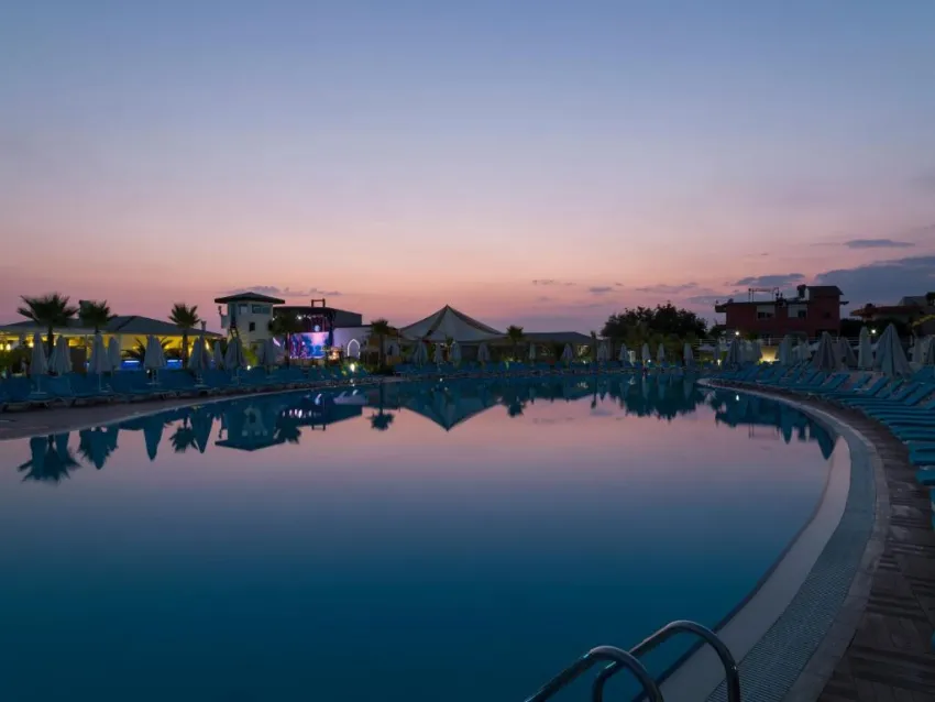 SULTAN OF DREAMS  5*-19