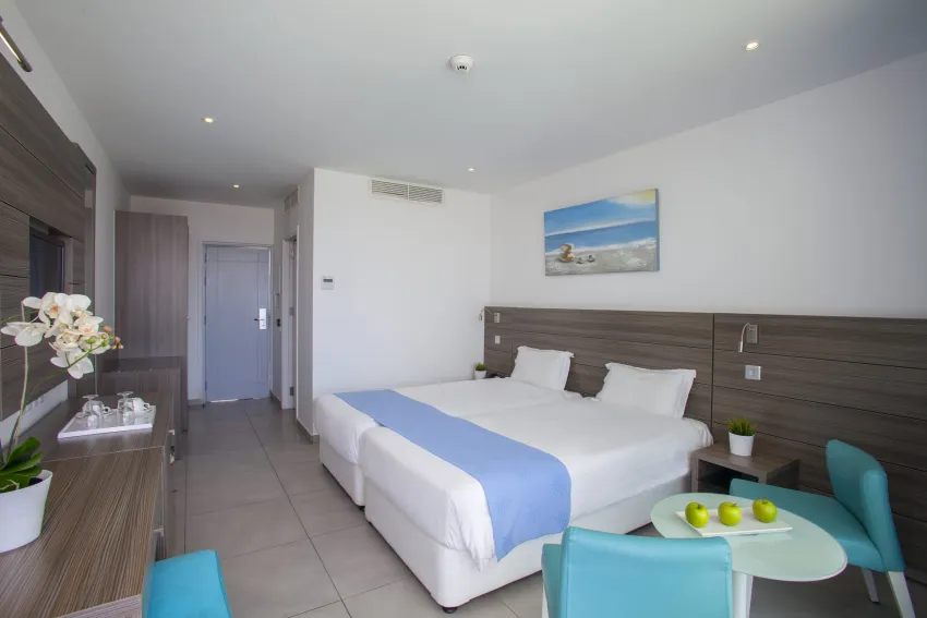 Limanaki Beach Hotel & Suites 4*-10