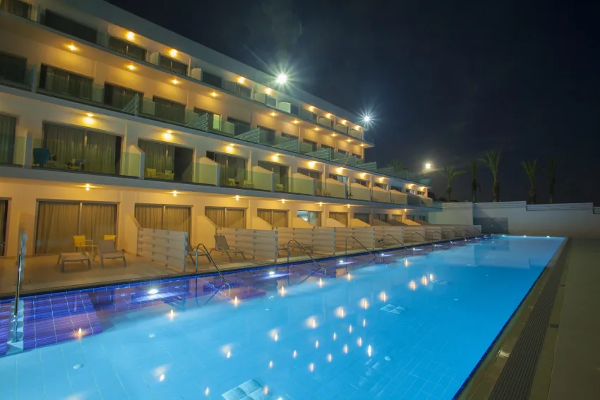 King Evelthon Beach Hotel and Resort 5*-10