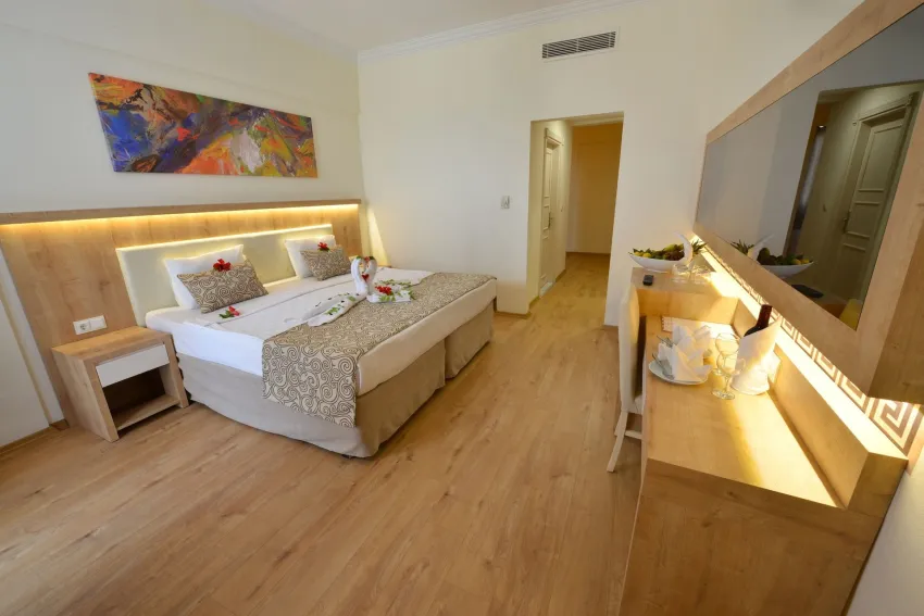 Cesars Side (Ex. Cesars Resorts Side) 5*-4