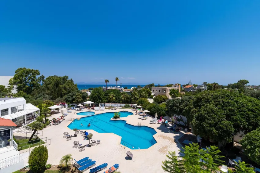 Happy Days Hotel Tholos 3*-3