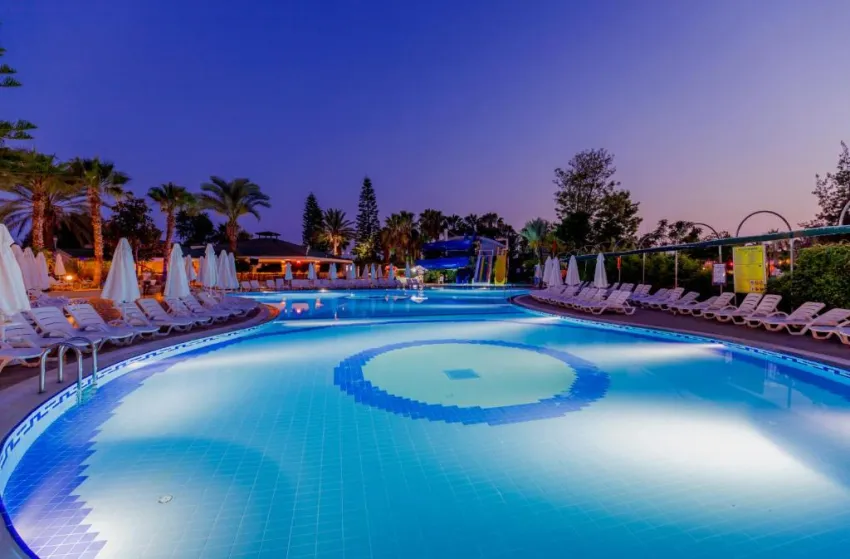 HOLIDAY PARK RESORT  5*-3