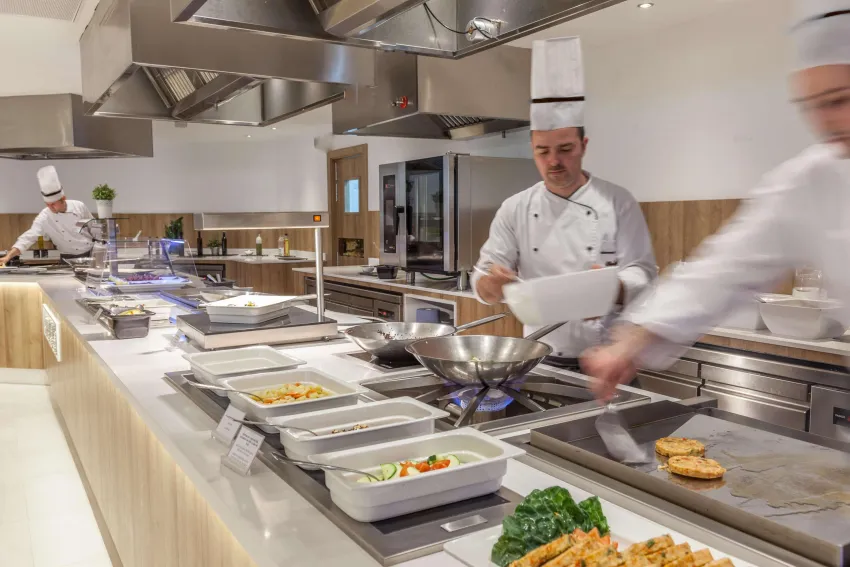 Zafiro Palmanova -77