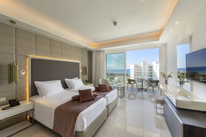 Chrysomare Beach Hotel and Resort 5*-72