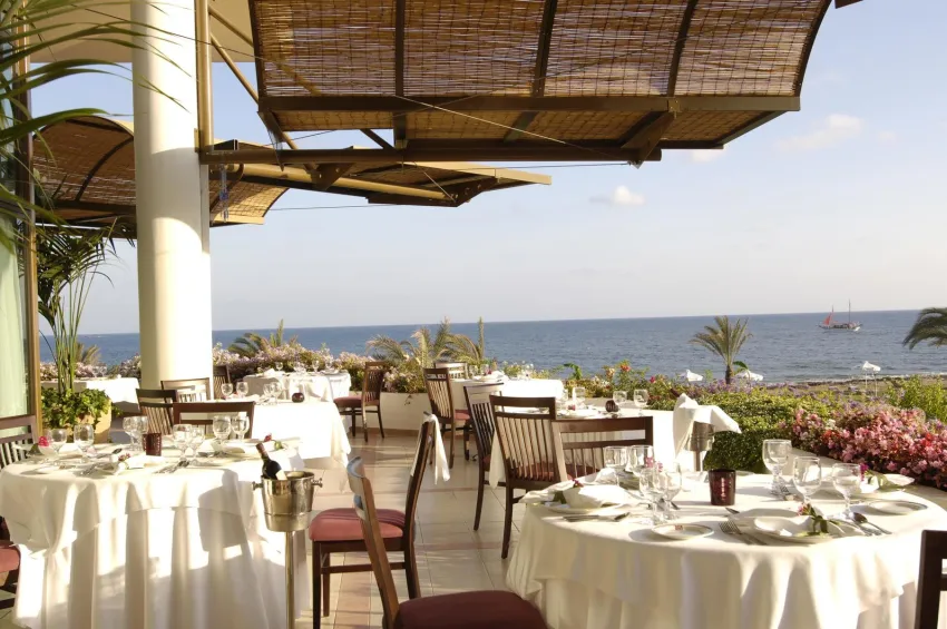 Constantinou Bros Athena Royal Beach Hotel 4*-8
