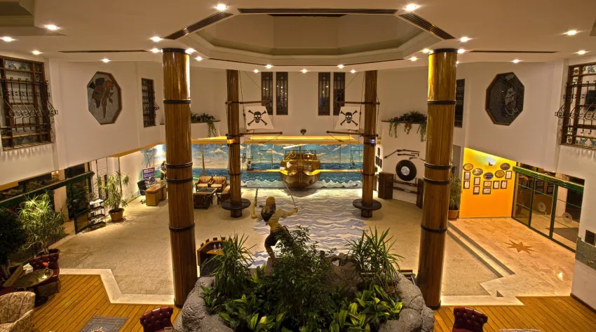Pirates Beach Club 5*-5