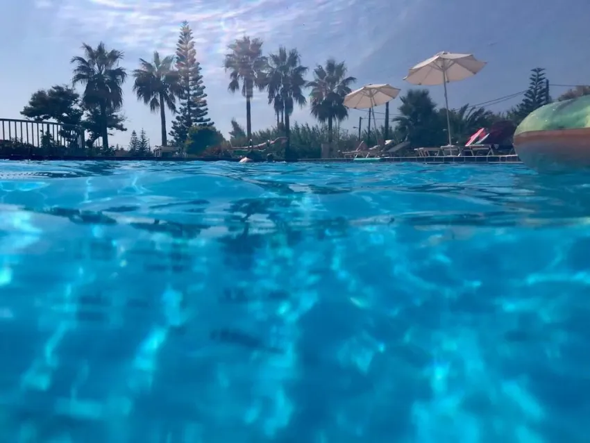 Chrisselen Apartments 3*-9