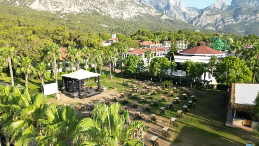 CRYSTAL FLORA BEACH RESORT  5*-41