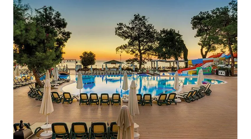 CRYSTAL AURA BEACH RESORT & SPA  5*-20