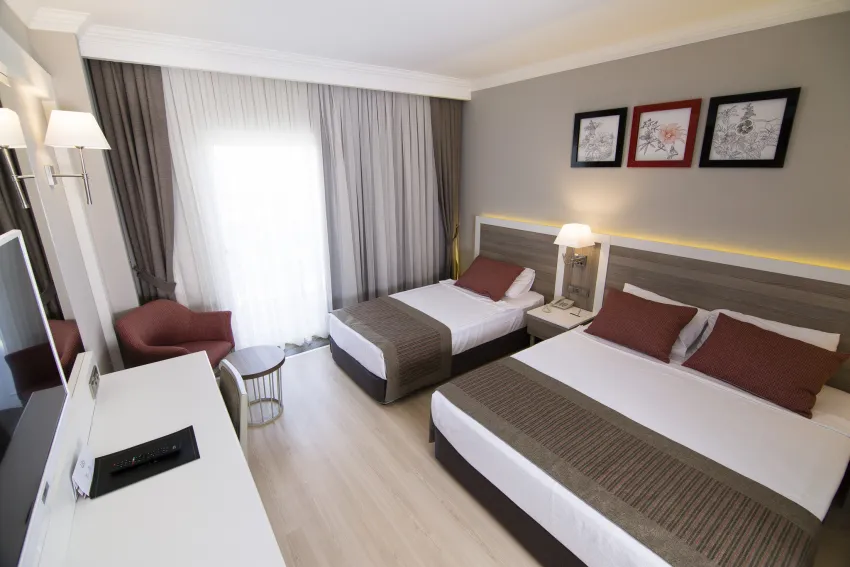 PORT RIVER HOTEL & SPA  5*-10