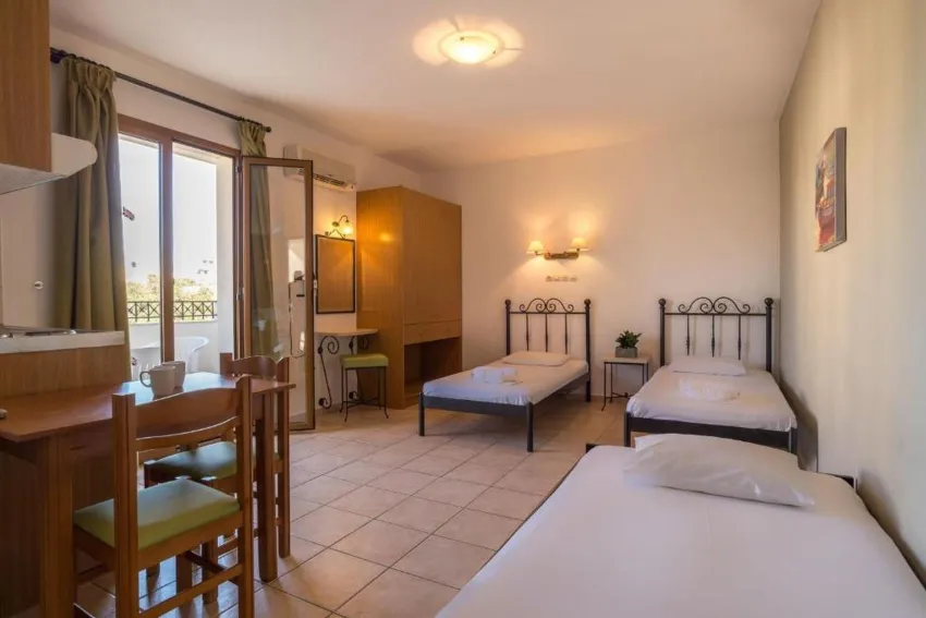 Newcastle Studios 2*-8