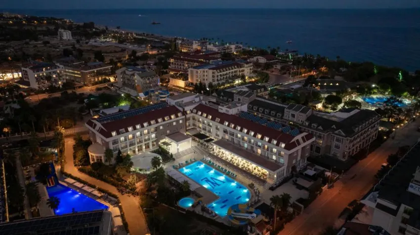 WHITE LILYUM HOTEL  4*-15