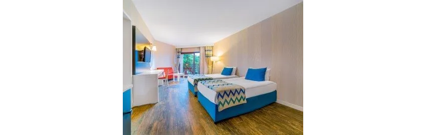 Justiniano Park Conti 4*-13