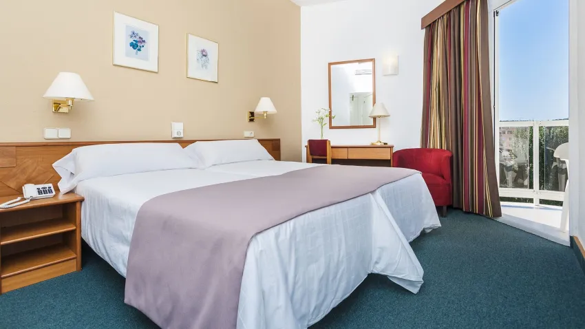 Globales Playa Santa Ponsa 3*-4