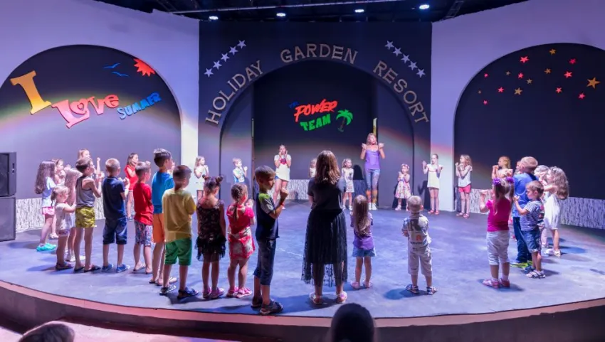 HOLIDAY GARDEN RESORT   5*-4