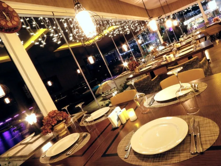 CRATOS PREMIUM HOTEL & CASINO & SPA  5*-68