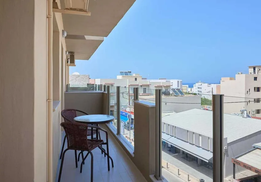 Acropolis Apartments 3*-8