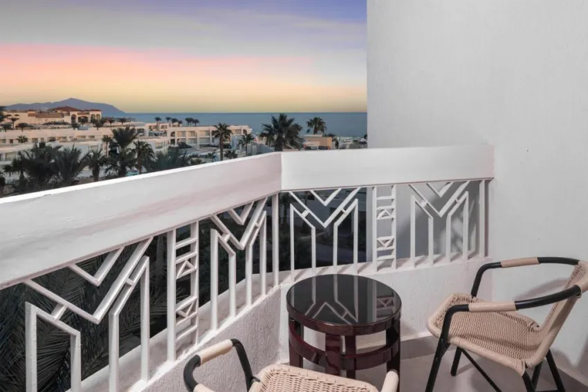 DOUBLETREE BY HILTON SHARM BAY RESORT BEACH SIDE  4*-80