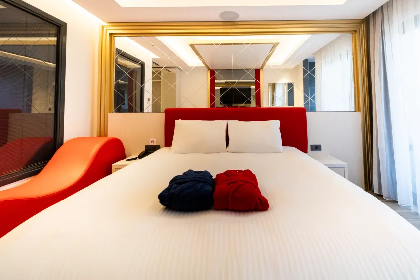 Granada Luxury Red (Adults Only 16+) 5*-25