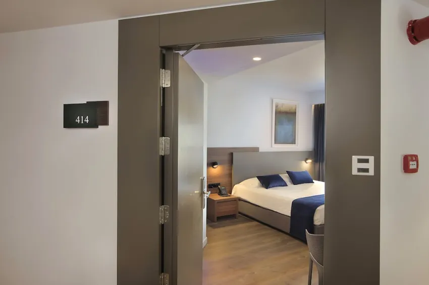 Limanaki Beach Hotel & Suites 3*-5
